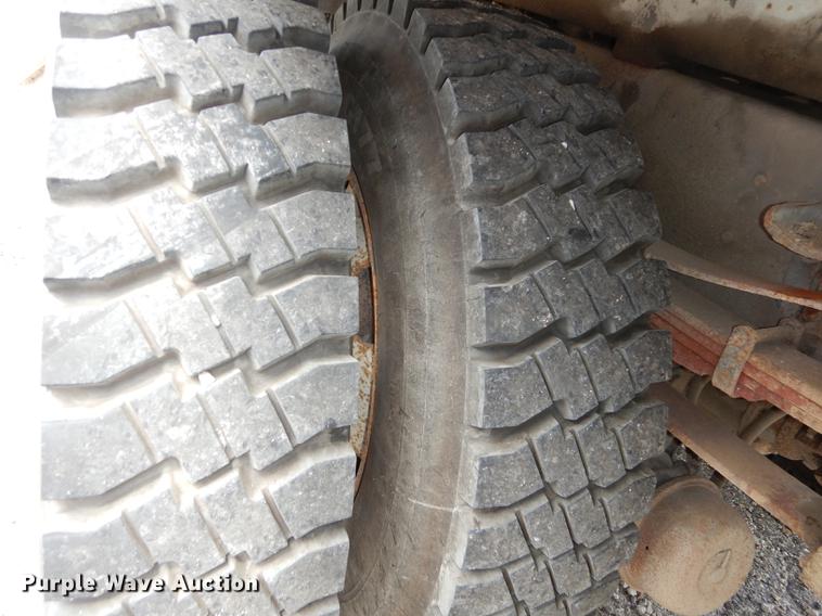 image for item DB8309 1999 Ford F800 digger derrick truck