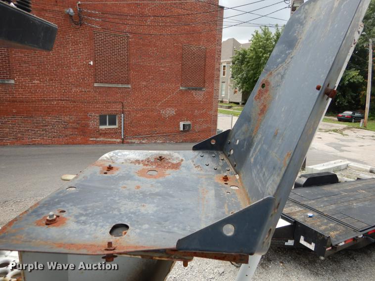 image for item DB8309 1999 Ford F800 digger derrick truck