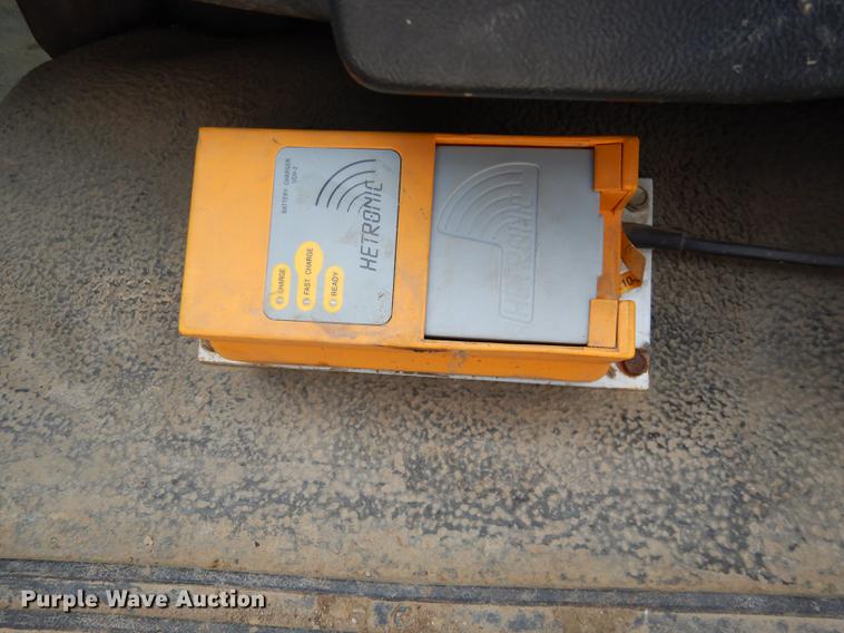 image for item DB8309 1999 Ford F800 digger derrick truck