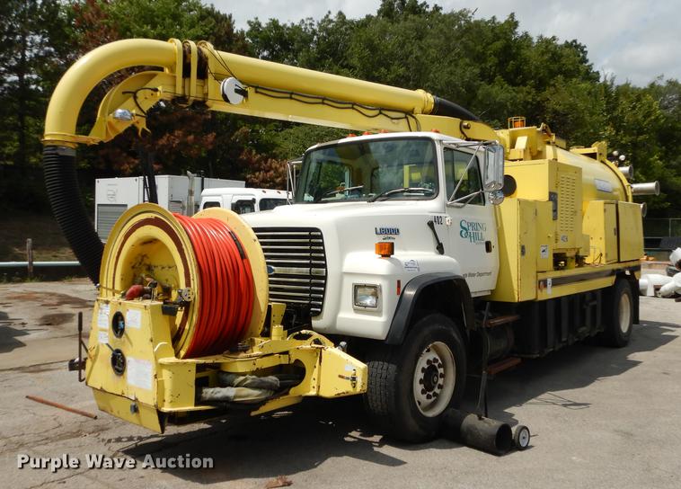 image for item DB8314 1996 Ford LN8000 vacuum truck