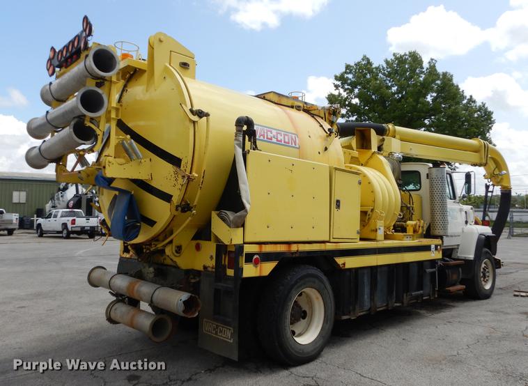 image for item DB8314 1996 Ford LN8000 vacuum truck