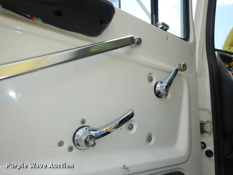 image for item DB8314 1996 Ford LN8000 vacuum truck