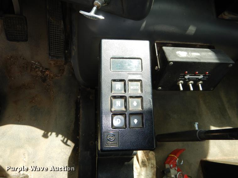 image for item DB8314 1996 Ford LN8000 vacuum truck