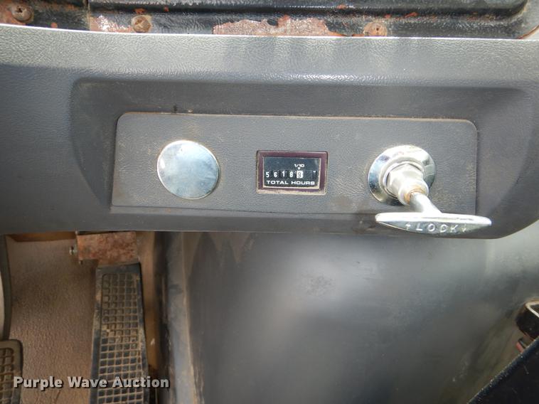 image for item DB8314 1996 Ford LN8000 vacuum truck