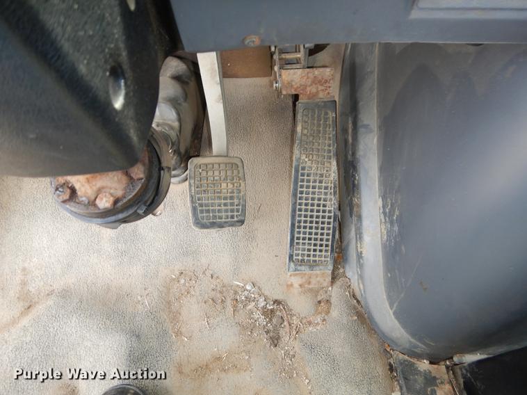 image for item DB8314 1996 Ford LN8000 vacuum truck