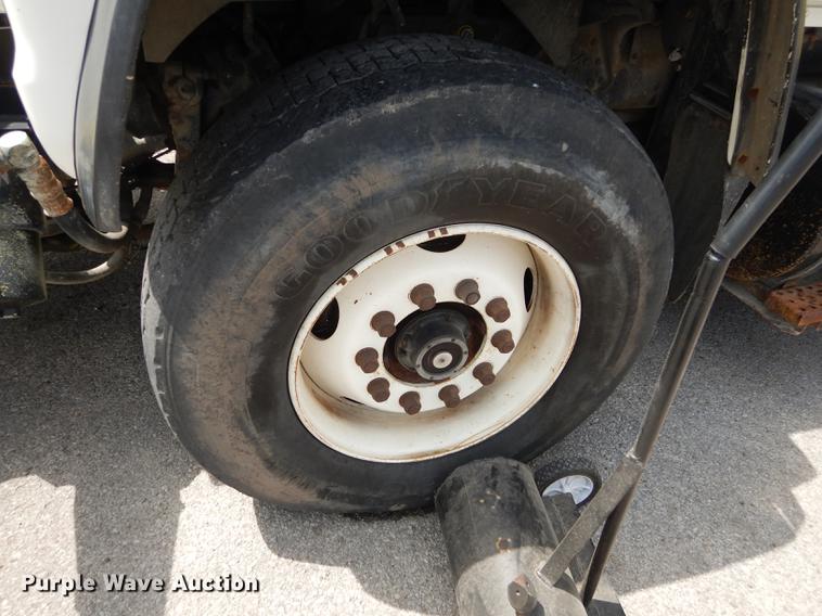 image for item DB8314 1996 Ford LN8000 vacuum truck