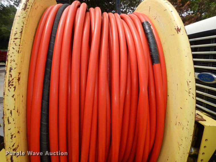 image for item DB8314 1996 Ford LN8000 vacuum truck