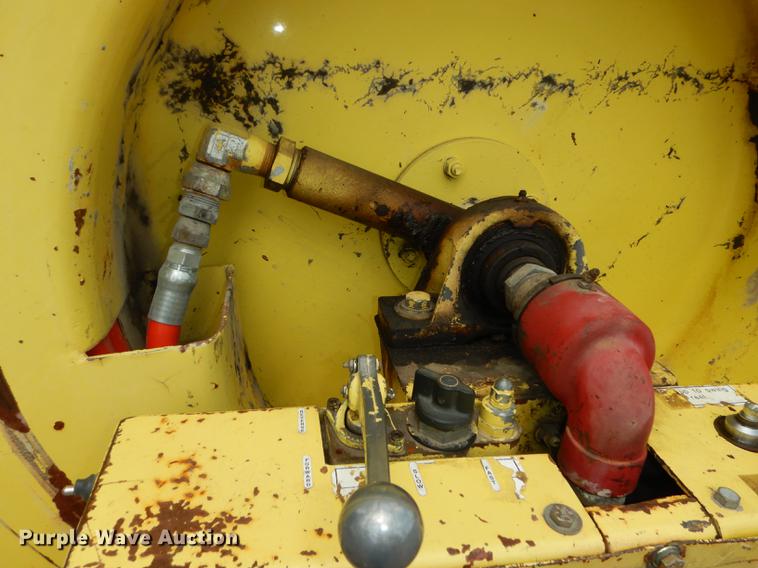 image for item DB8314 1996 Ford LN8000 vacuum truck