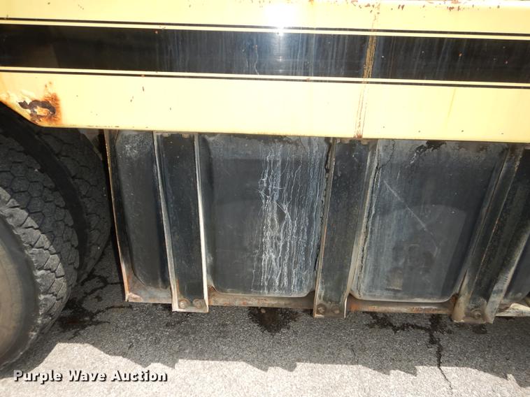 image for item DB8314 1996 Ford LN8000 vacuum truck