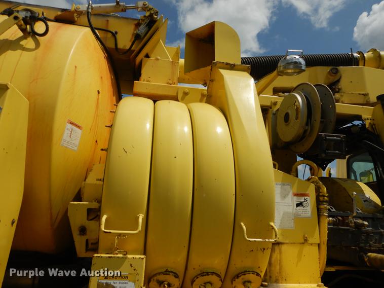 image for item DB8314 1996 Ford LN8000 vacuum truck