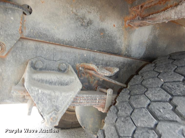 image for item DB8314 1996 Ford LN8000 vacuum truck