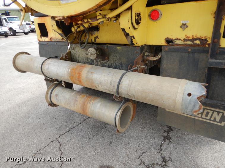 image for item DB8314 1996 Ford LN8000 vacuum truck