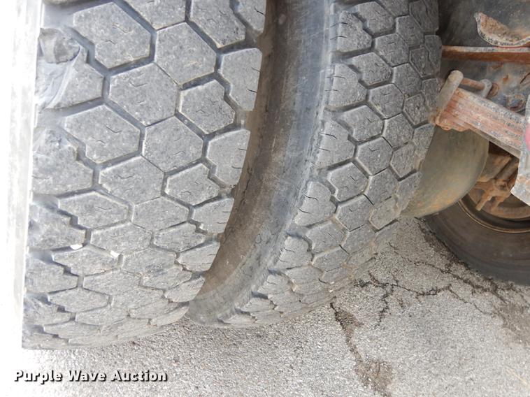 image for item DB8314 1996 Ford LN8000 vacuum truck