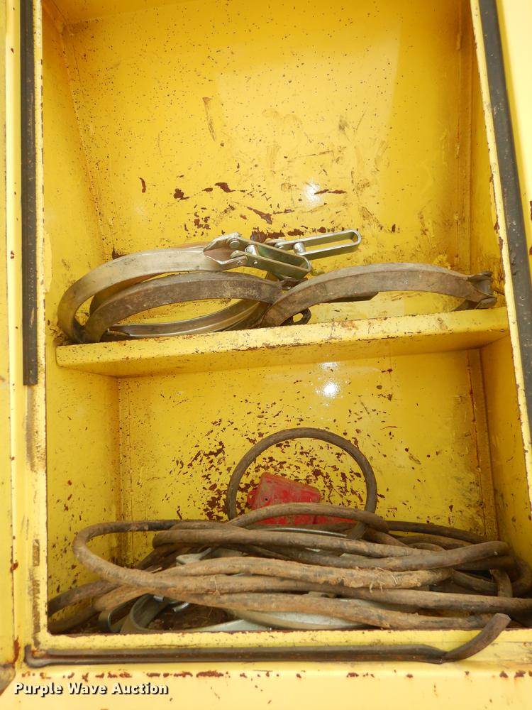 image for item DB8314 1996 Ford LN8000 vacuum truck