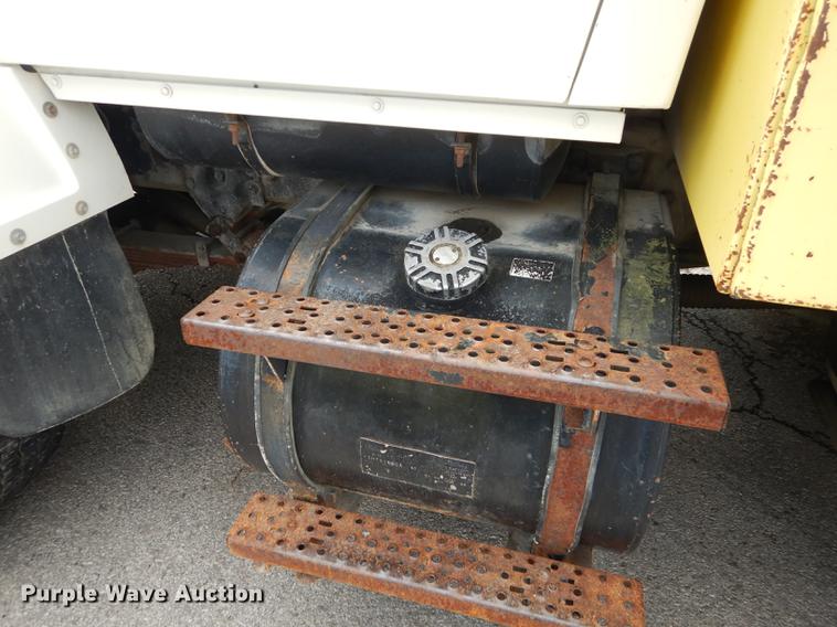 image for item DB8314 1996 Ford LN8000 vacuum truck