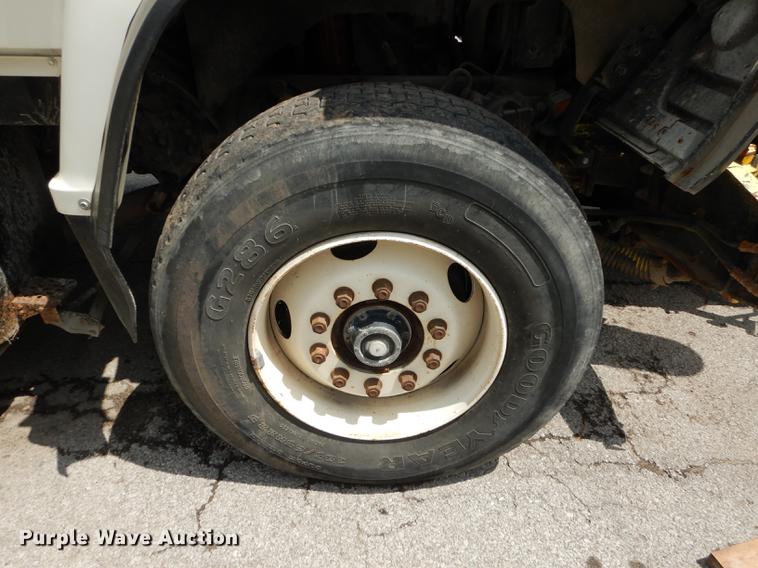 image for item DB8314 1996 Ford LN8000 vacuum truck