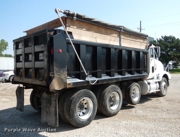 image for item DB8321 1993 International Eagle 9400 dump truck