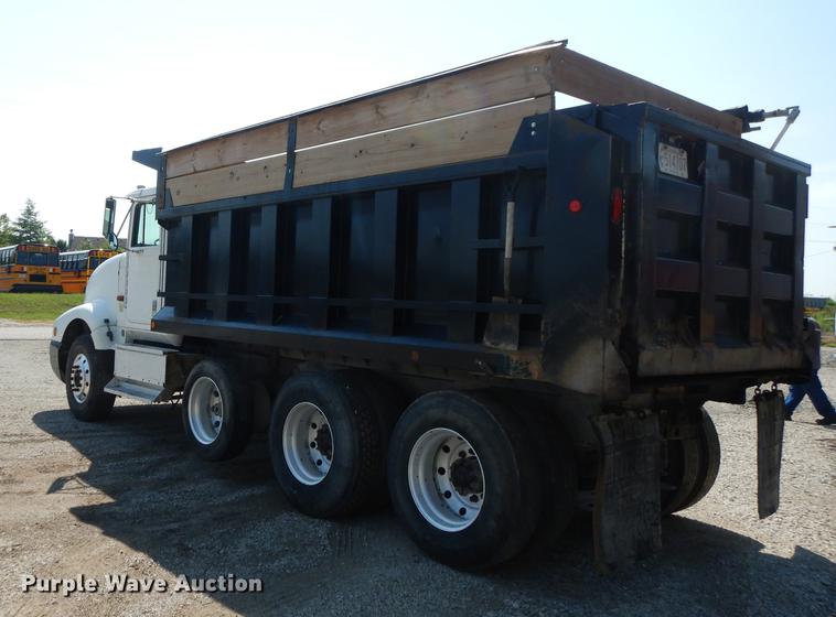 image for item DB8321 1993 International Eagle 9400 dump truck