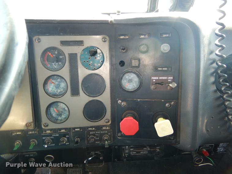 image for item DB8321 1993 International Eagle 9400 dump truck