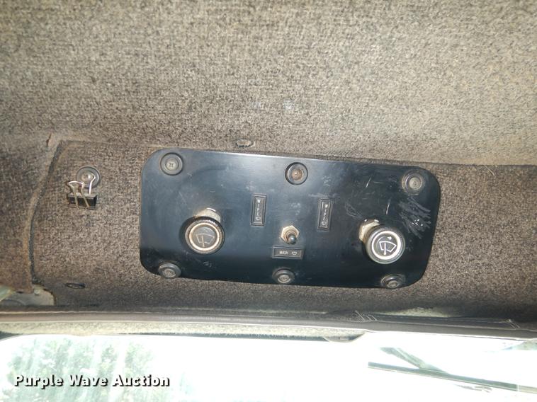 image for item DB8321 1993 International Eagle 9400 dump truck