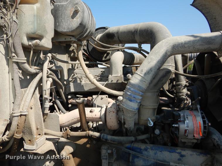 image for item DB8321 1993 International Eagle 9400 dump truck