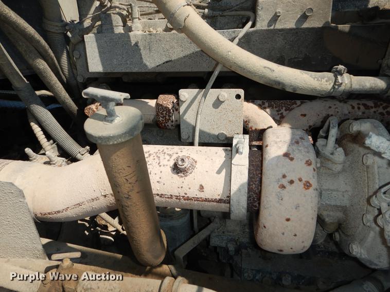 image for item DB8321 1993 International Eagle 9400 dump truck