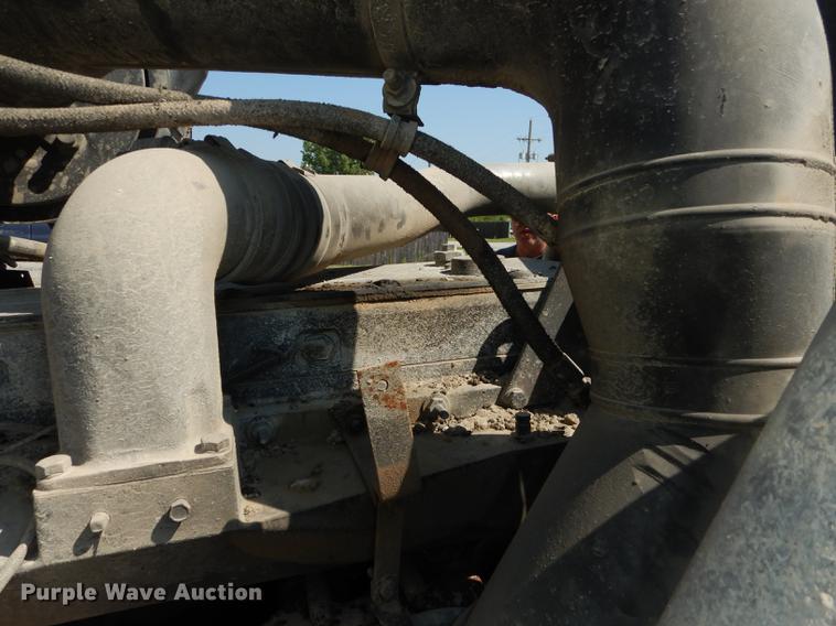 image for item DB8321 1993 International Eagle 9400 dump truck