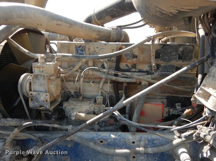 image for item DB8321 1993 International Eagle 9400 dump truck