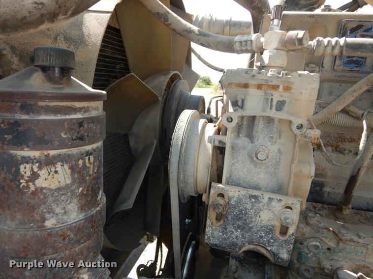 image for item DB8321 1993 International Eagle 9400 dump truck