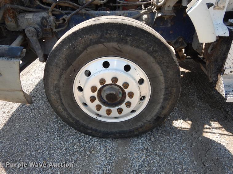 image for item DB8321 1993 International Eagle 9400 dump truck