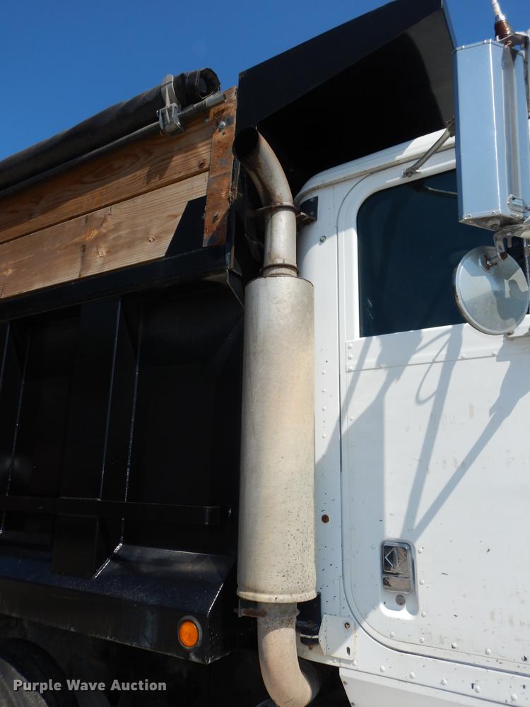 image for item DB8321 1993 International Eagle 9400 dump truck