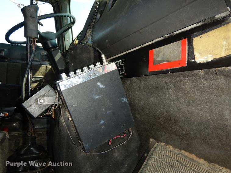 image for item DB8321 1993 International Eagle 9400 dump truck