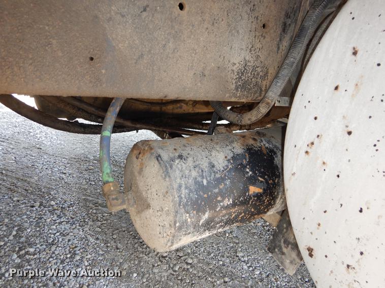 image for item DB8321 1993 International Eagle 9400 dump truck