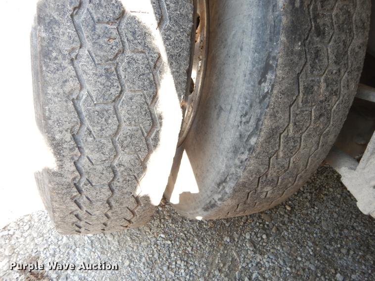 image for item DB8321 1993 International Eagle 9400 dump truck