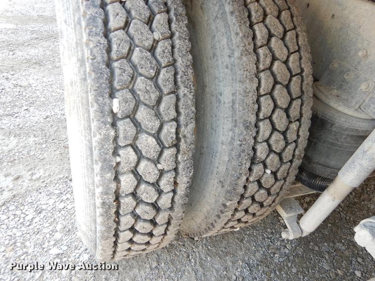 image for item DB8321 1993 International Eagle 9400 dump truck