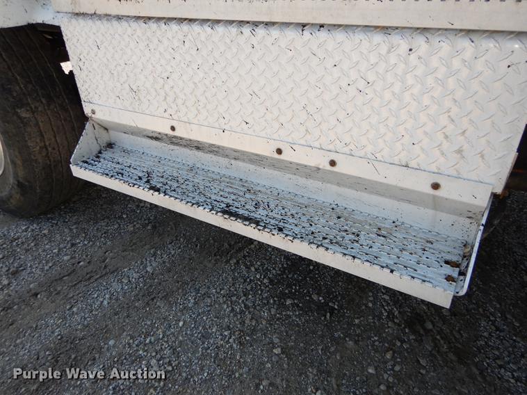 image for item DB8321 1993 International Eagle 9400 dump truck