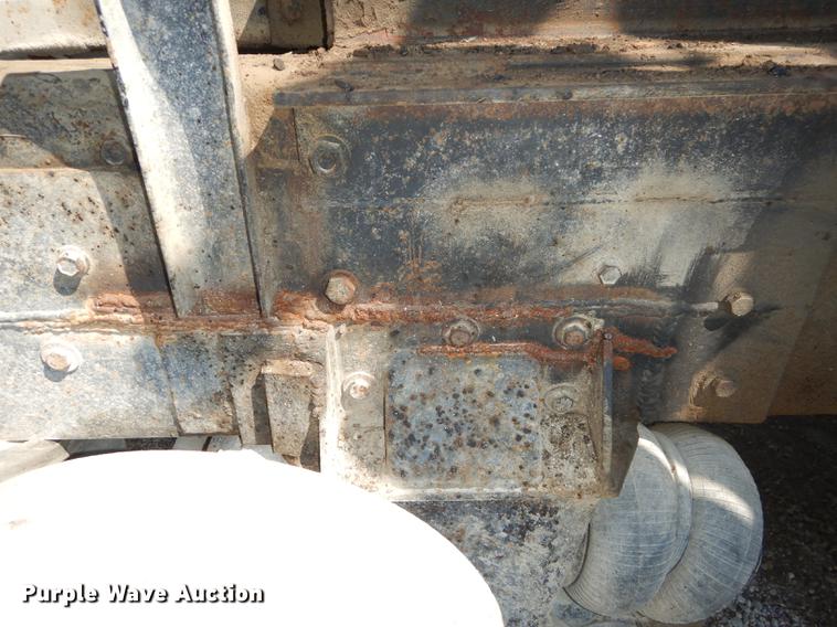 image for item DB8321 1993 International Eagle 9400 dump truck