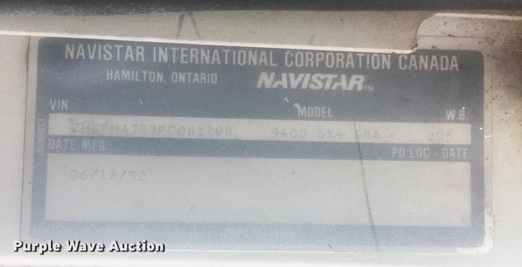 image for item DB8321 1993 International Eagle 9400 dump truck