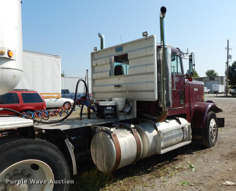 image for item DB8323 1985 Freightliner FLC semi truck