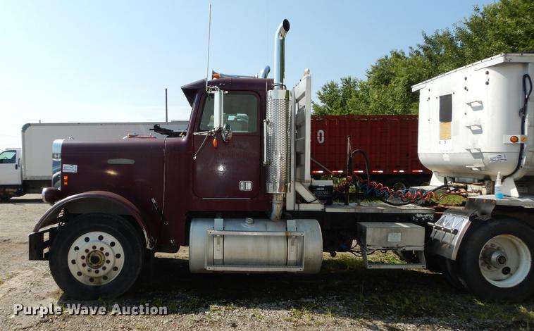 image for item DB8323 1985 Freightliner FLC semi truck