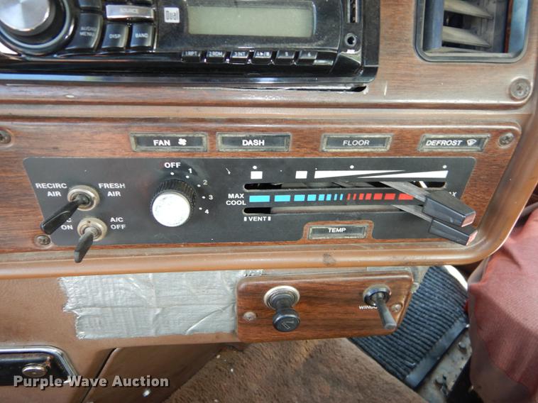 image for item DB8323 1985 Freightliner FLC semi truck