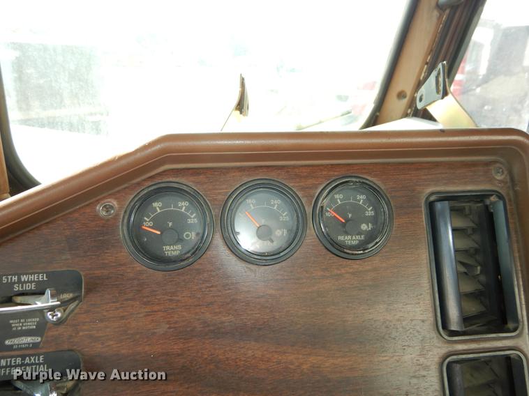 image for item DB8323 1985 Freightliner FLC semi truck