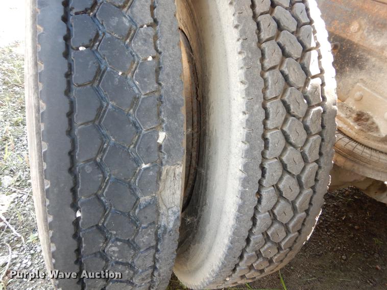 image for item DB8323 1985 Freightliner FLC semi truck