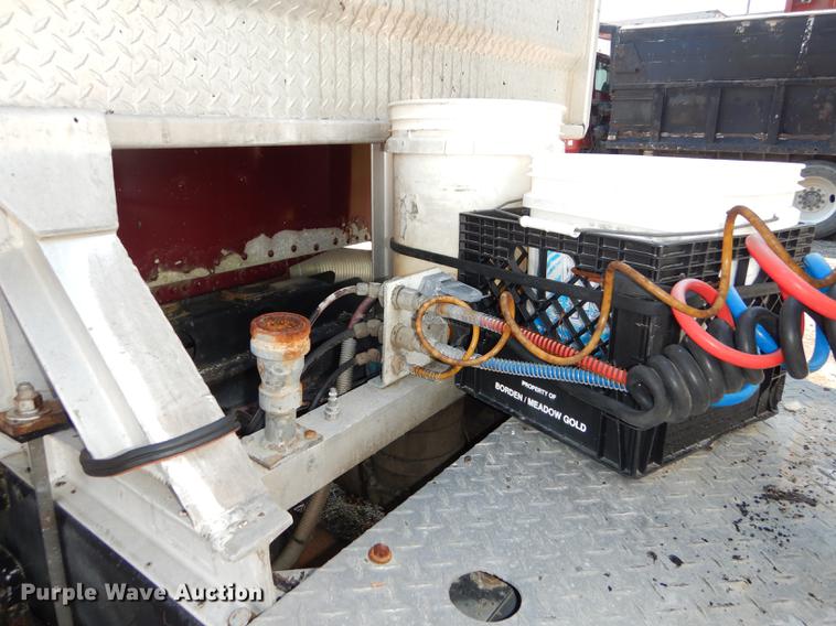 image for item DB8323 1985 Freightliner FLC semi truck