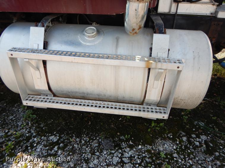 image for item DB8323 1985 Freightliner FLC semi truck