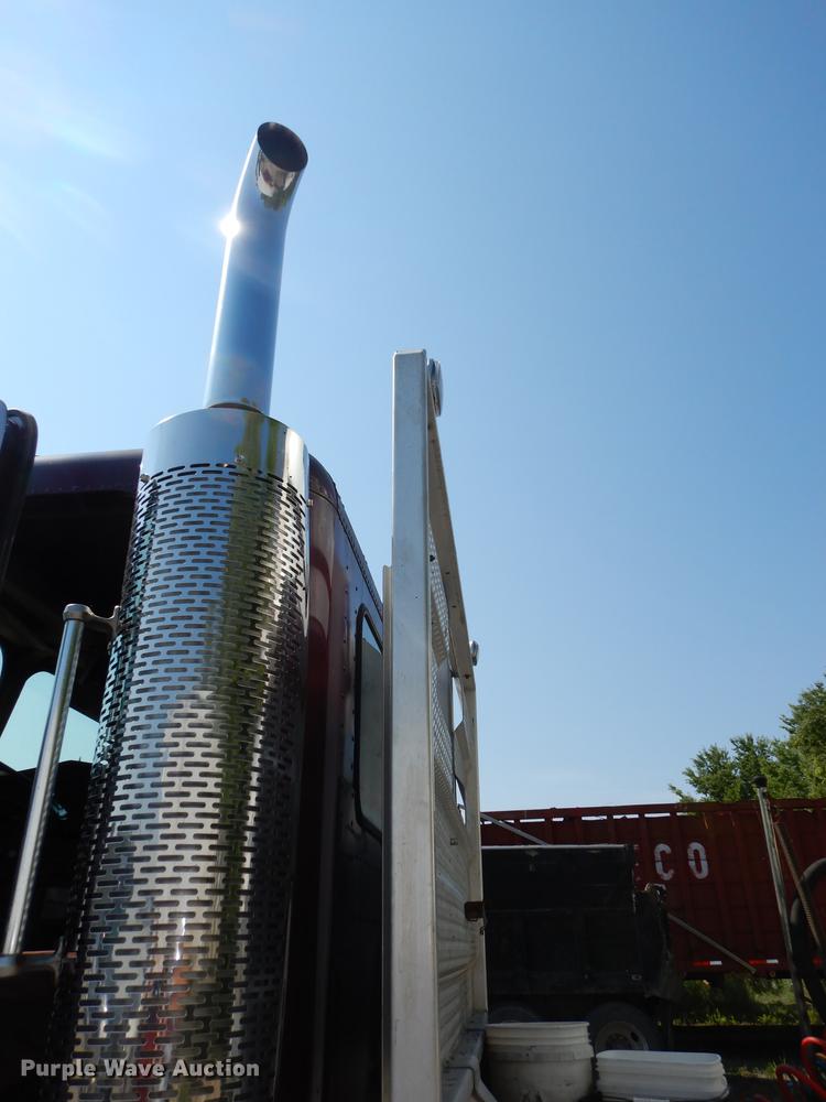 image for item DB8323 1985 Freightliner FLC semi truck