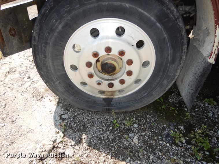 image for item DB8323 1985 Freightliner FLC semi truck