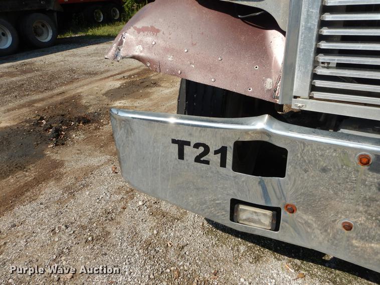 image for item DB8323 1985 Freightliner FLC semi truck