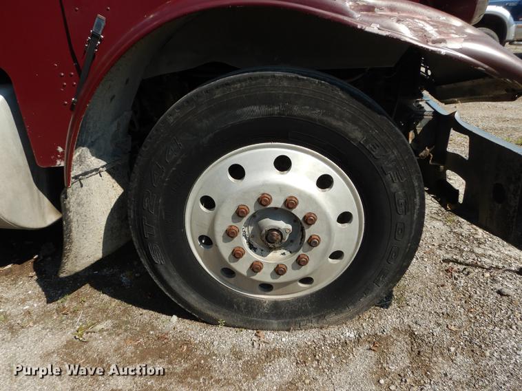 image for item DB8323 1985 Freightliner FLC semi truck