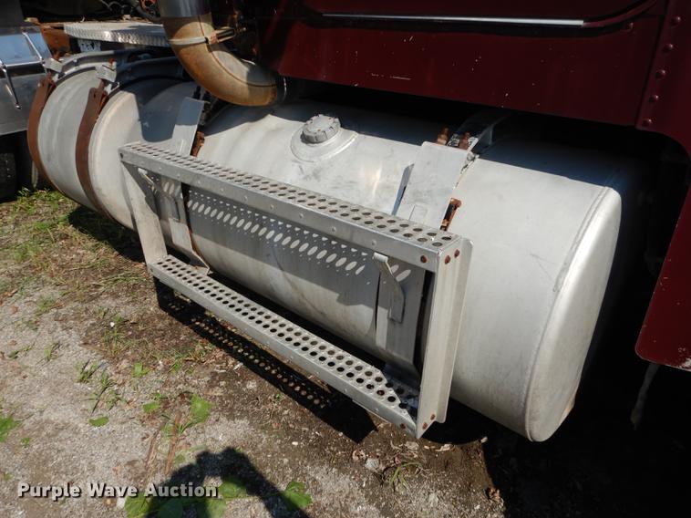 image for item DB8323 1985 Freightliner FLC semi truck